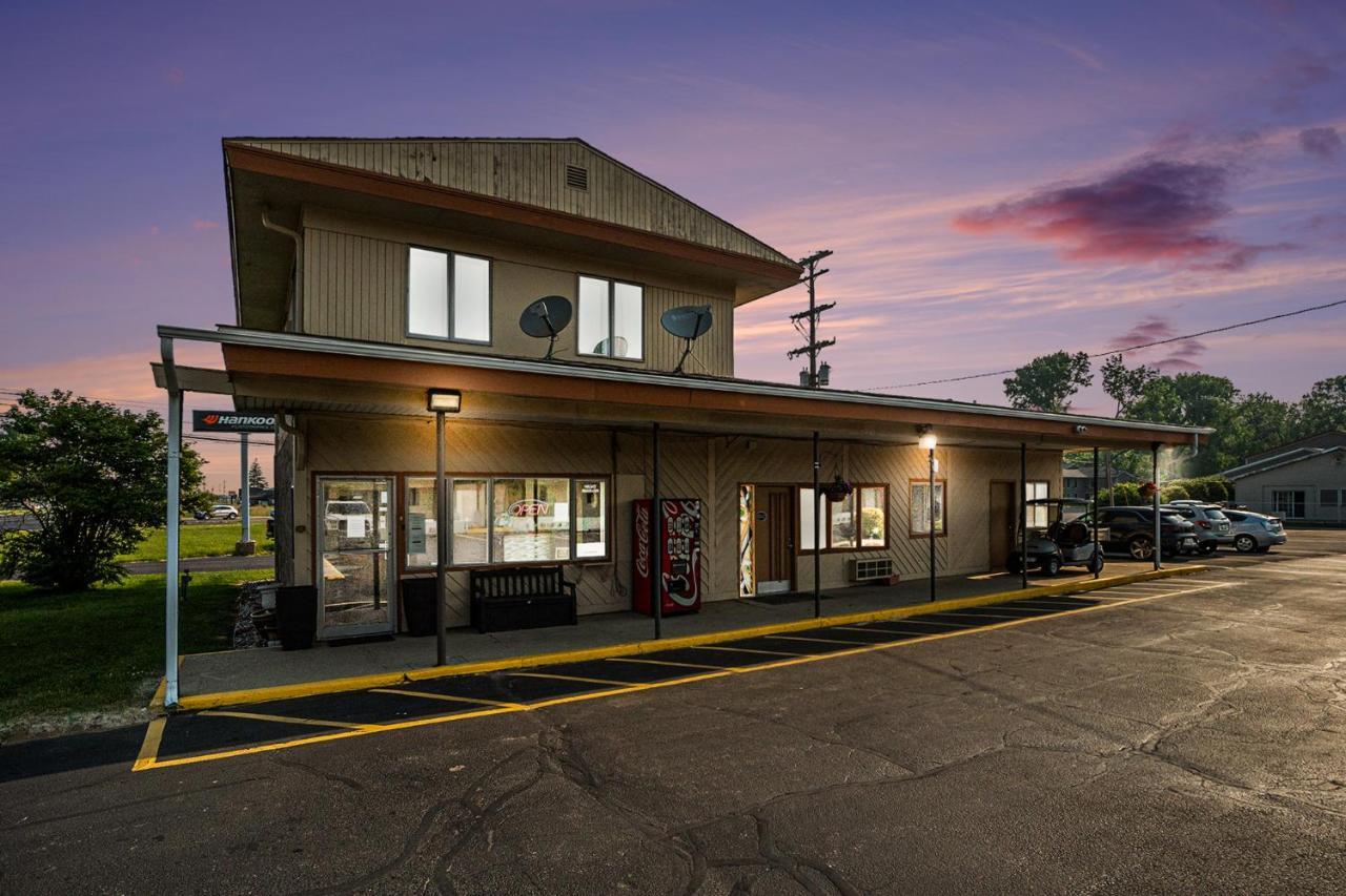 Great Lakes Inn & Suites South Haven Exterior foto